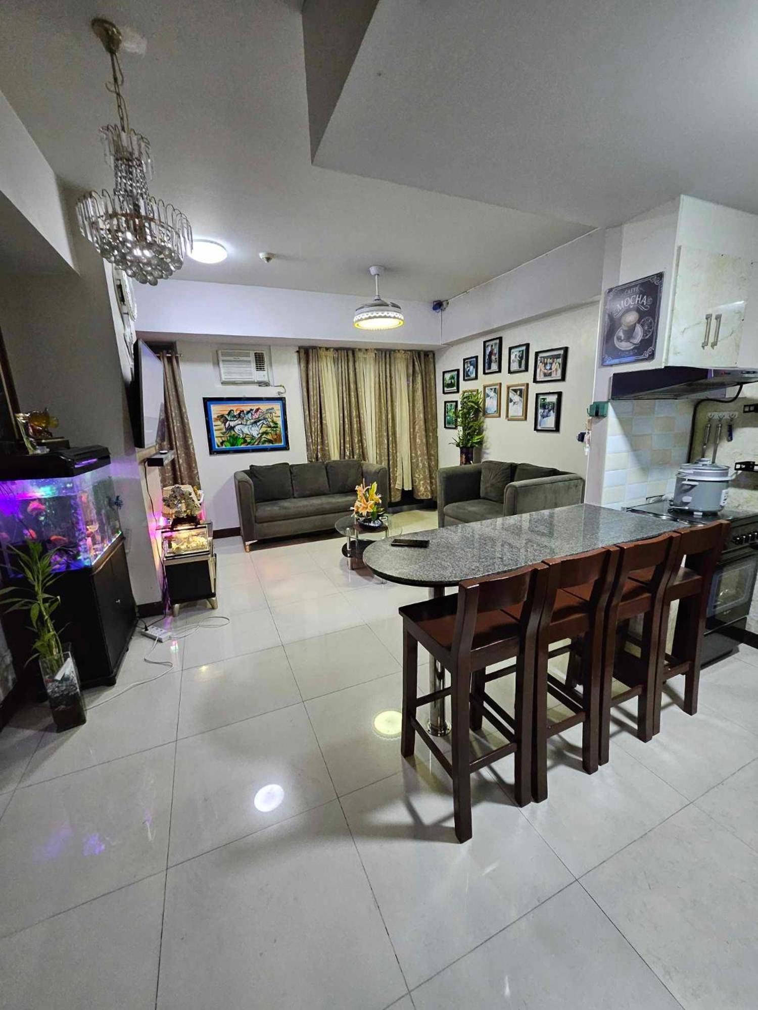Cubao Manhattan Heights Unit 5A Tower C كويزون سيتي المظهر الخارجي الصورة