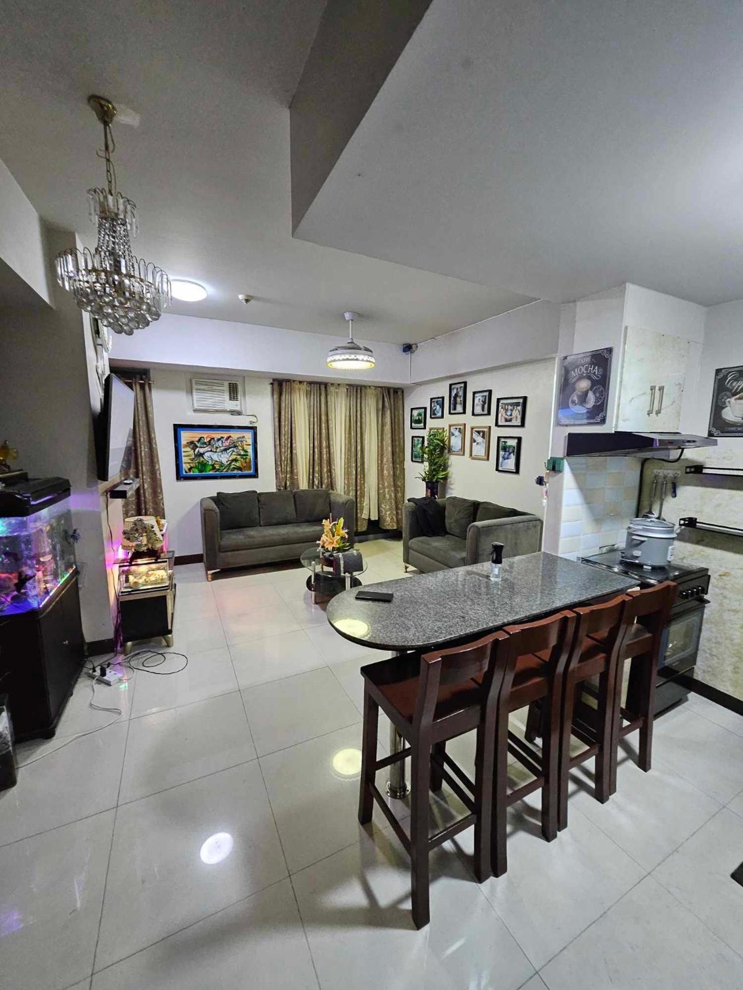 Cubao Manhattan Heights Unit 5A Tower C كويزون سيتي المظهر الخارجي الصورة