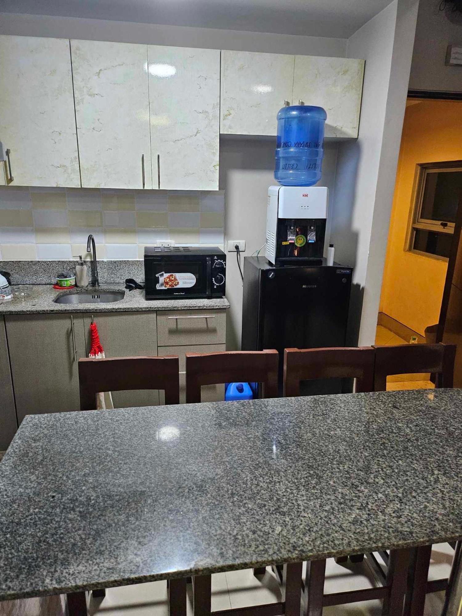 Cubao Manhattan Heights Unit 5A Tower C كويزون سيتي المظهر الخارجي الصورة