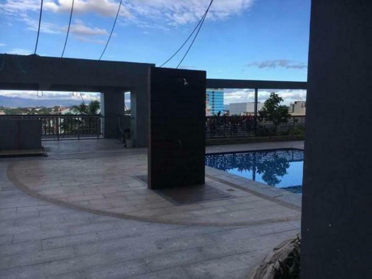 Cubao Manhattan Heights Unit 5A Tower C كويزون سيتي المظهر الخارجي الصورة