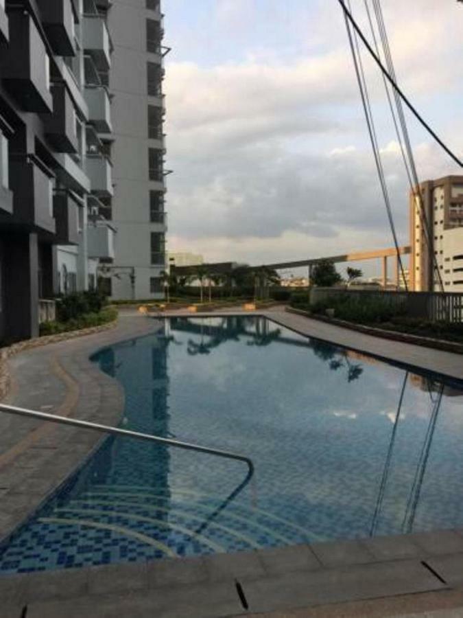 Cubao Manhattan Heights Unit 5A Tower C كويزون سيتي المظهر الخارجي الصورة