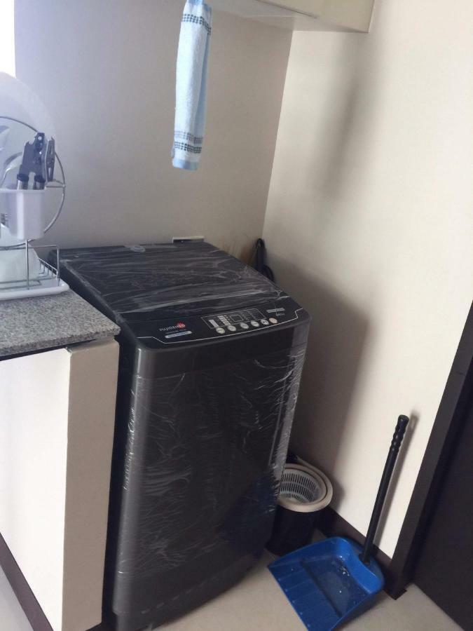 Cubao Manhattan Heights Unit 5A Tower C كويزون سيتي المظهر الخارجي الصورة