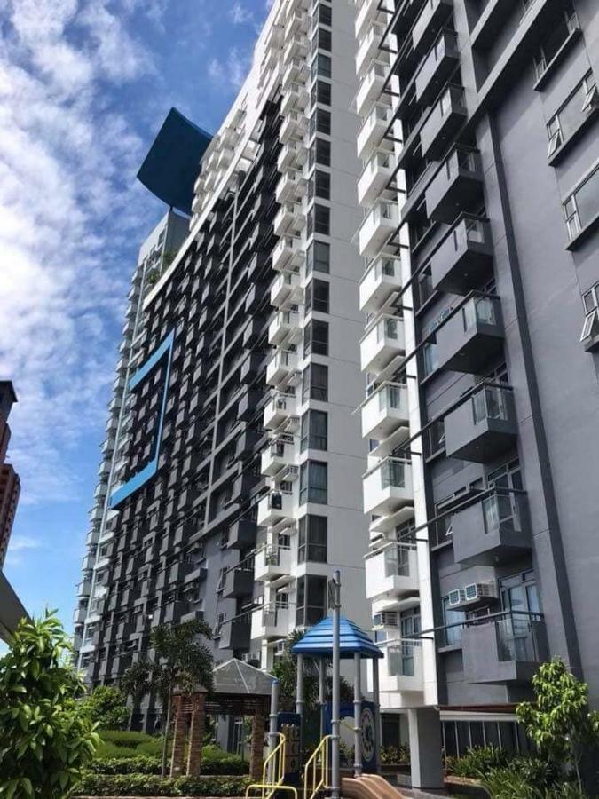 Cubao Manhattan Heights Unit 5A Tower C كويزون سيتي المظهر الخارجي الصورة