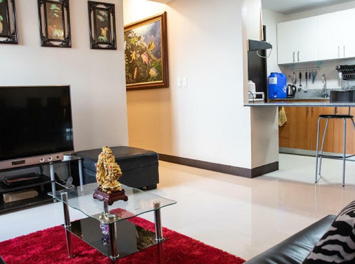 Cubao Manhattan Heights Unit 5A Tower C كويزون سيتي المظهر الخارجي الصورة