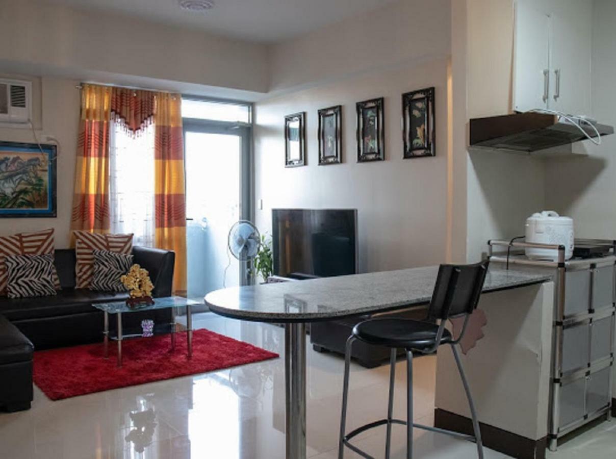 Cubao Manhattan Heights Unit 5A Tower C كويزون سيتي المظهر الخارجي الصورة