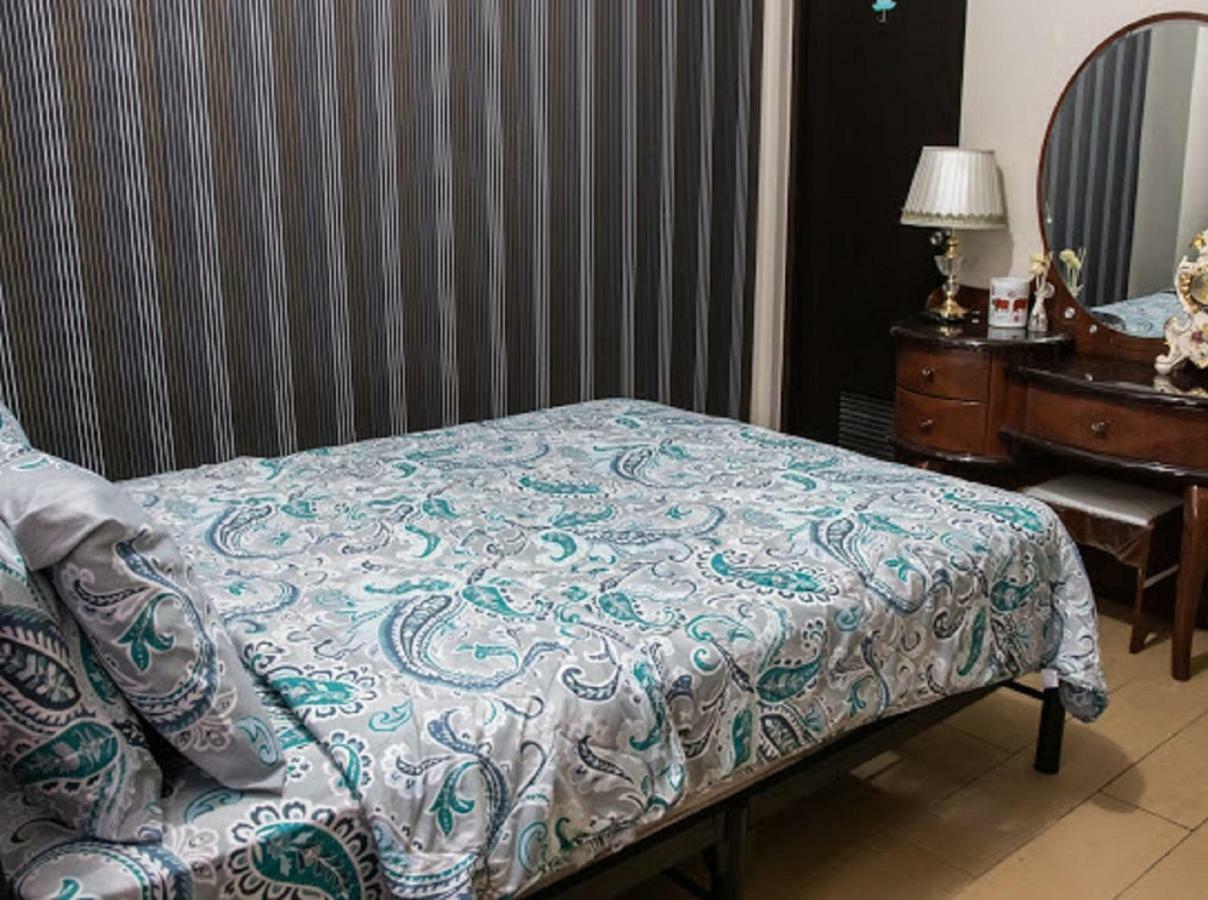 Cubao Manhattan Heights Unit 5A Tower C كويزون سيتي المظهر الخارجي الصورة