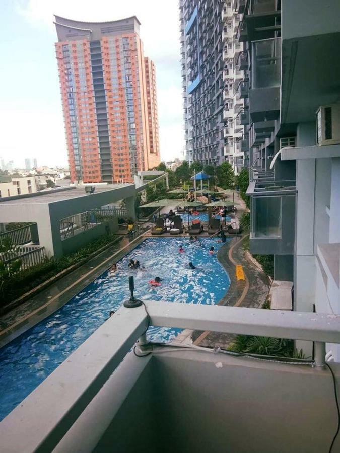 Cubao Manhattan Heights Unit 5A Tower C كويزون سيتي المظهر الخارجي الصورة
