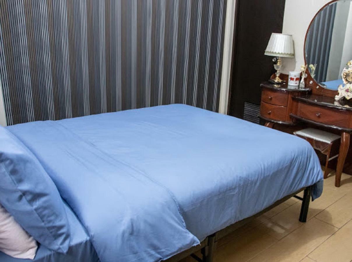 Cubao Manhattan Heights Unit 5A Tower C كويزون سيتي المظهر الخارجي الصورة