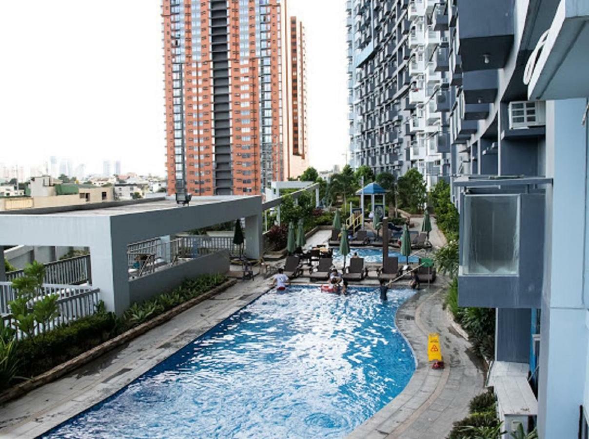 Cubao Manhattan Heights Unit 5A Tower C كويزون سيتي المظهر الخارجي الصورة